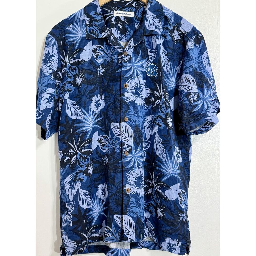 Tommy Bahama Blue North Carolina Tar Heels Coast Medium Button Shirt 100% Silk